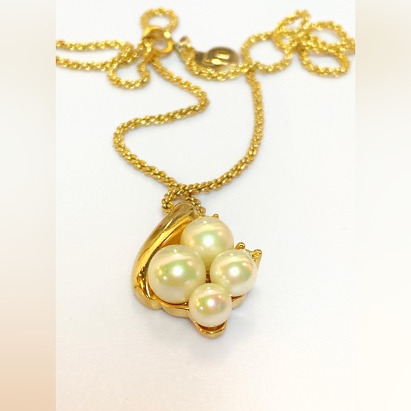 Christian Dior Pearl Rhinestone Gold Tone Pendant Necklace- GREAT CONDITION - Picture 8 of 9